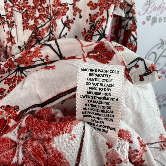 Northern Reflections button up collared flowers Red and White Floral Blouse - Picture 11 of 13